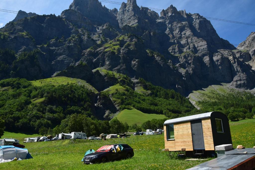 Campingplatz mit Restaurant & Sportarena Leukerbad photo
