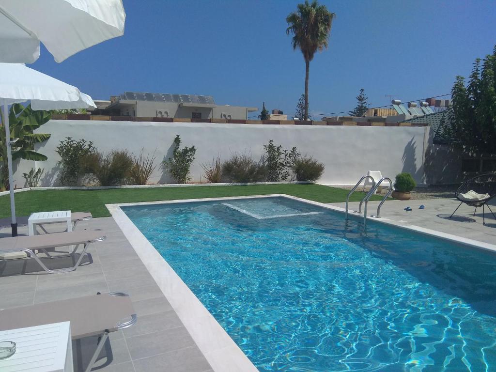 Raisakis Apartments photo