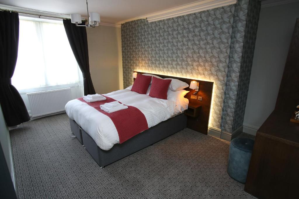 The Queens Head Hotel — Hotel in Rothbury