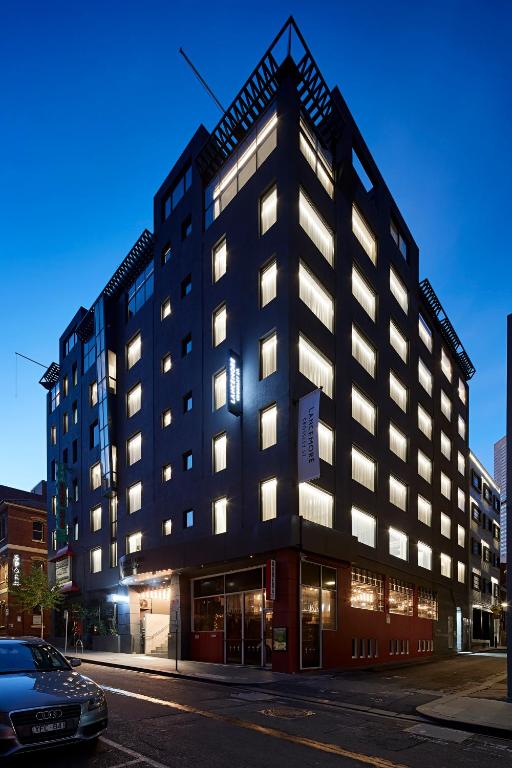 랜스모어 크로슬리 스트리트 (Lancemore Crossley St.)