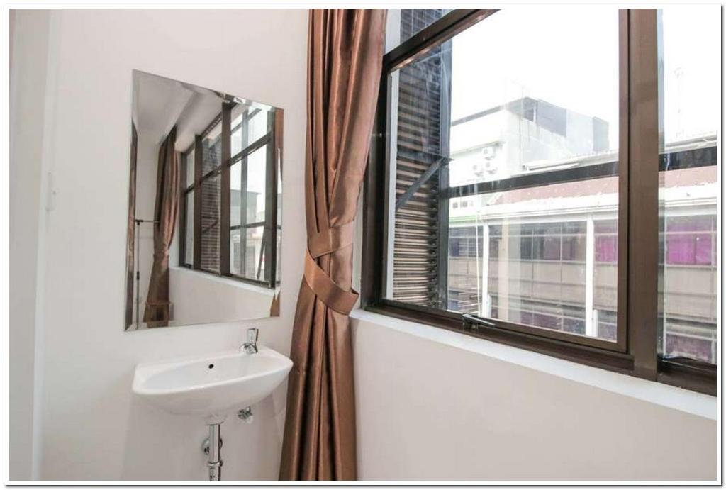 RedDoorz @ Ruko ITC Roxy Mas RedDoorz @ Ruko ITC Roxy Mas