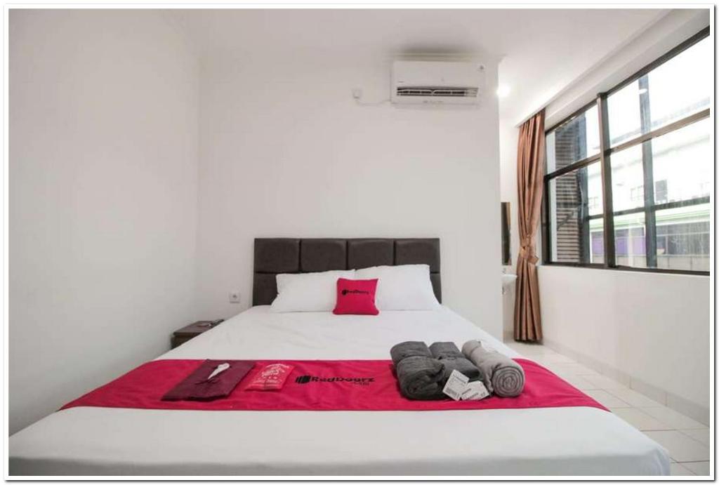 レッドドアーズ アット ルコ ITC ロキシーマス (RedDoorz @ Ruko ITC Roxy Mas)