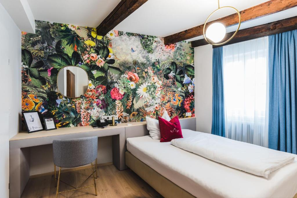 Altstadthotel Weisse Taube photo