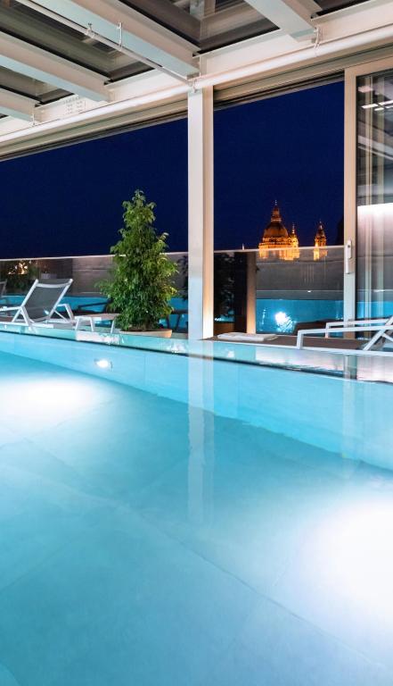 スイミングプール