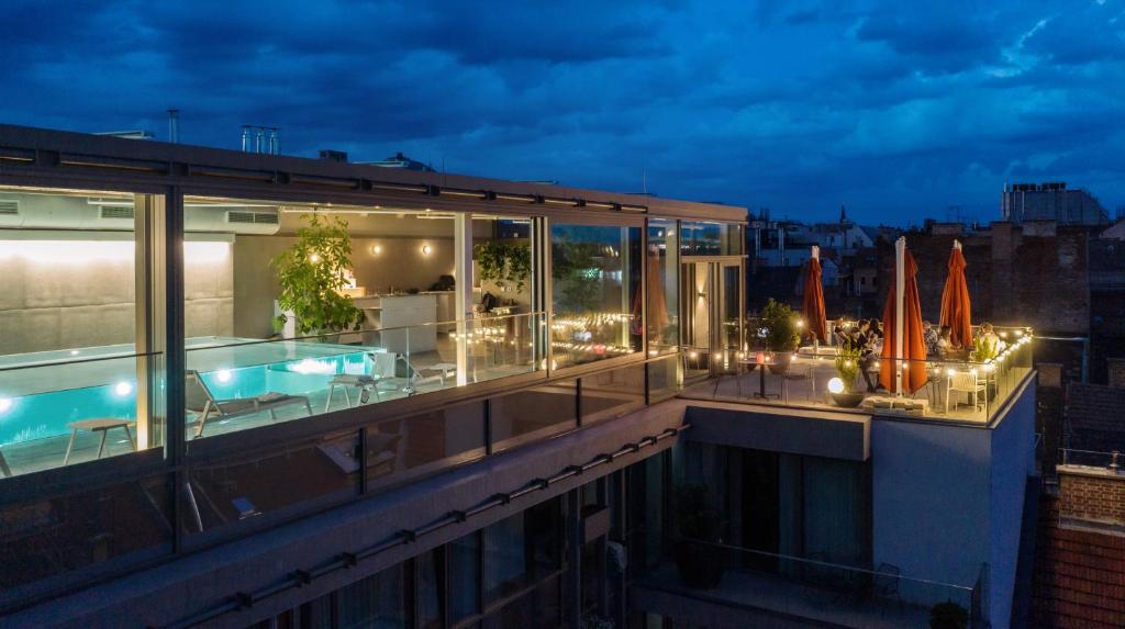 コルティレ ブダペスト ホテル (Cortile Budapest Hotel) スイミングプール