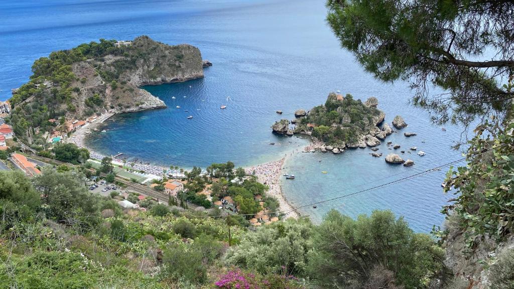 Villa Don Mimi Guarnaschelli la dependace — Hotel in Taormina