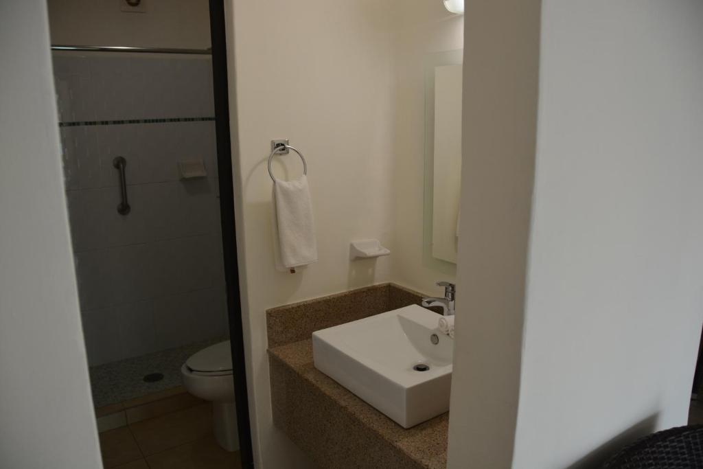 Zenharmony Suites photo