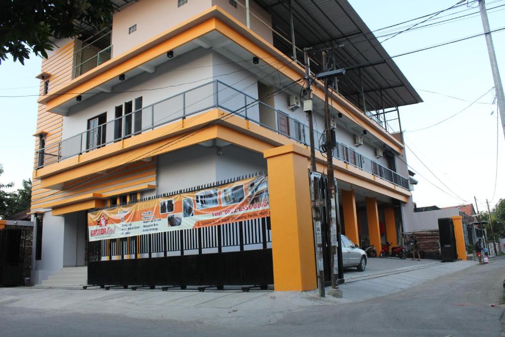 Garuda Kostel — Hotel in Tegal