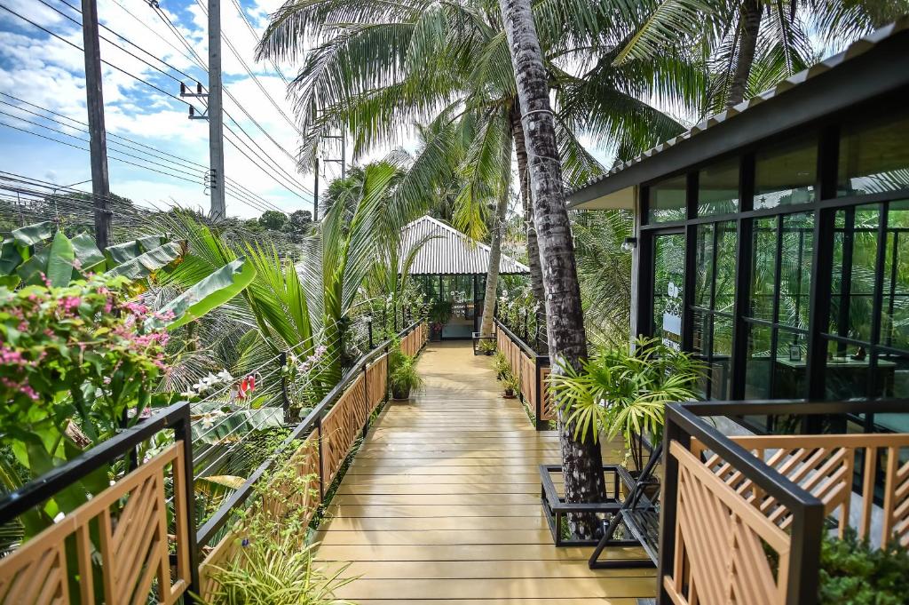 Restaurant, Dee homestay in Phuket