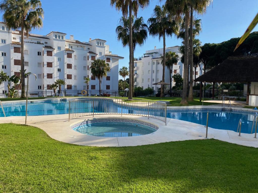 Mi Capricho Apartment with Sea Views and Gardens - 5