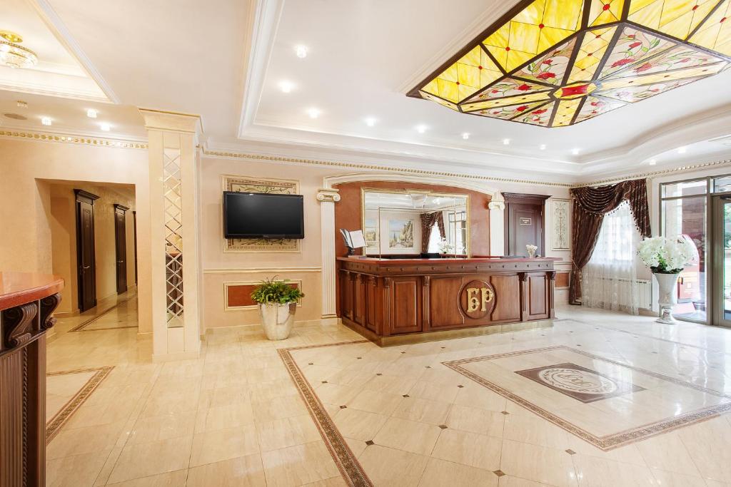 Shared lounge/TV area, Sanatoriy Bukovaya Roshcha in Zheleznovodsk