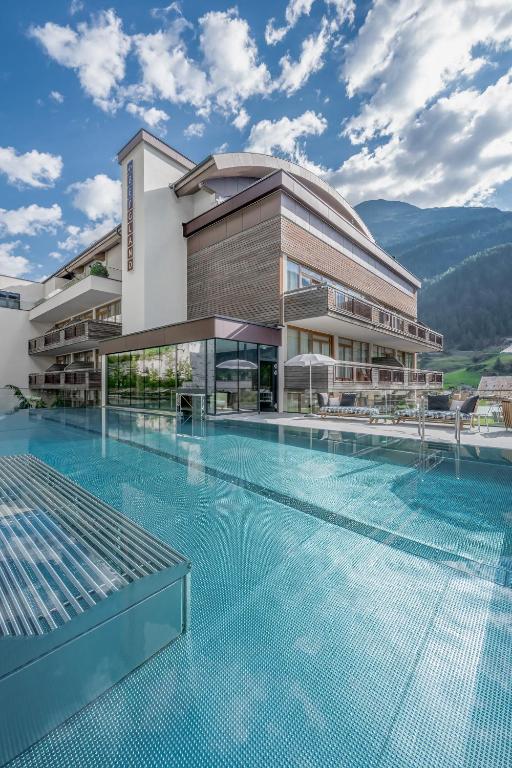 Bergland Design- und Wellnesshotel — Hotel in Solden