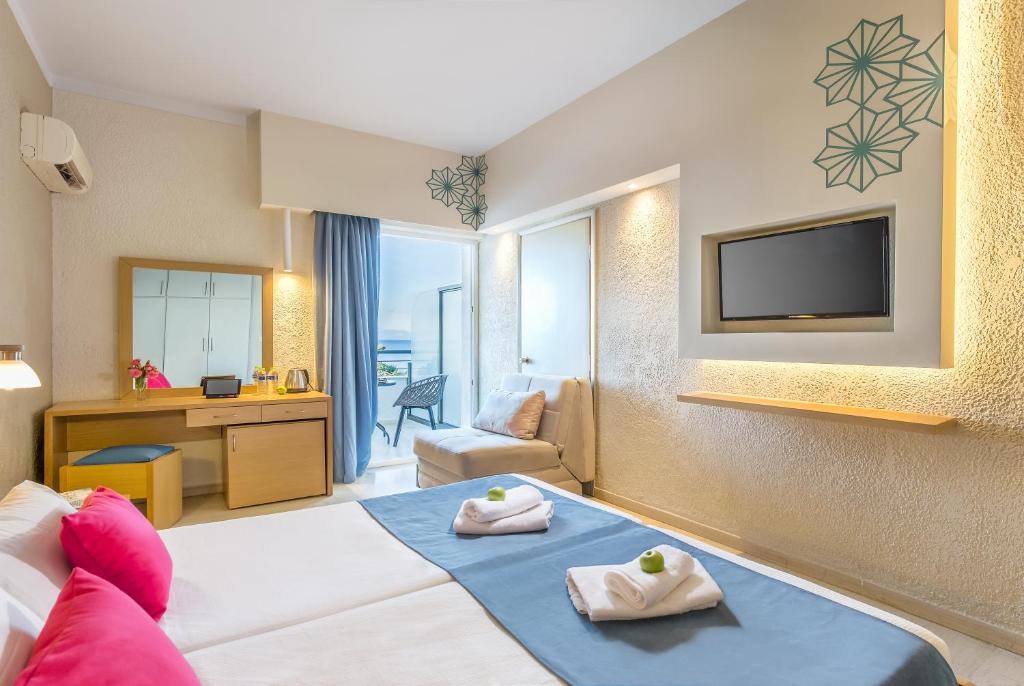 Hotel Albatros — Hotel rooms in Moraitika, Ionian Islands