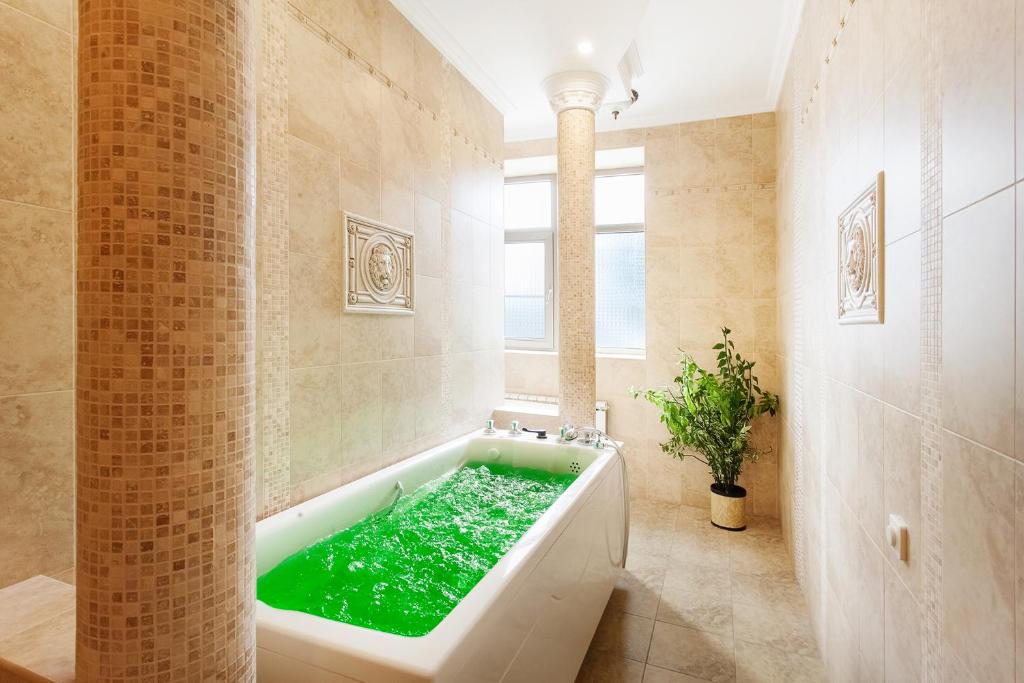 Hot tub, Sanatoriy Bukovaya Roshcha in Zheleznovodsk