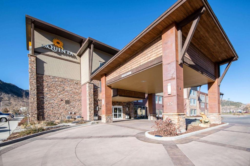 La Quinta Inn & Suites by Wyndham Durango photo