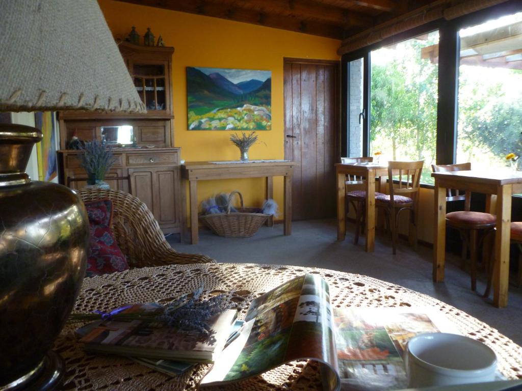 Shared lounge/TV area