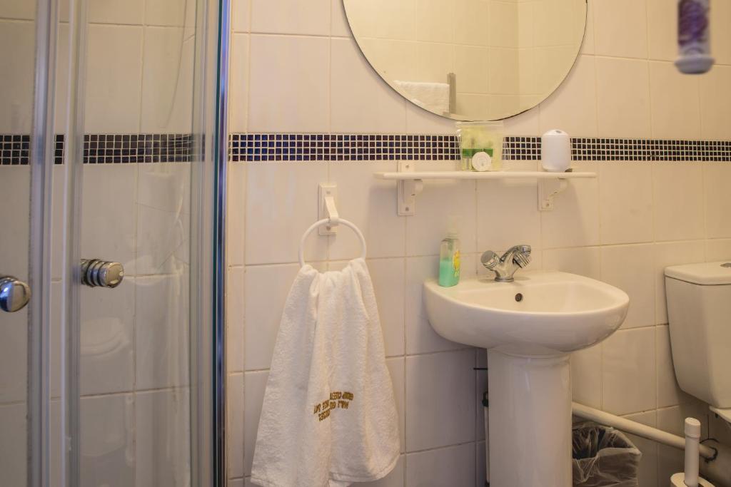 M and J Guest House photo