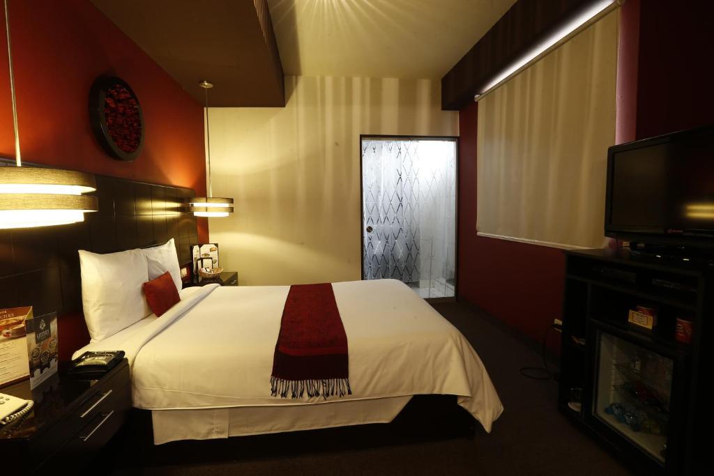 Hotel Ginebra - 4
