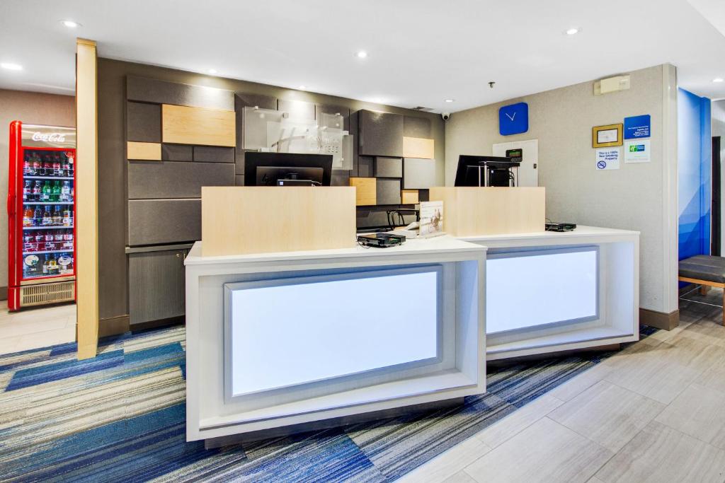 Holiday Inn Express Dublin By IHG 外観