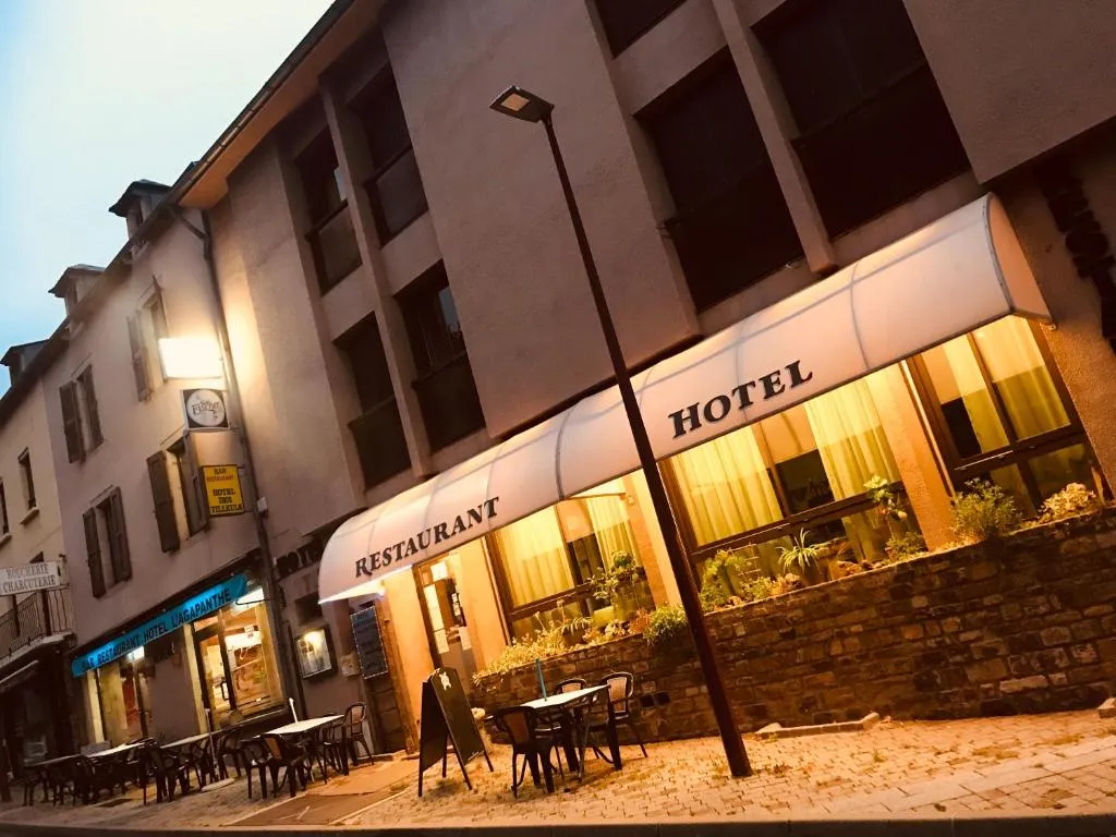 Hotel Restaurant L'AGAPANTHE，位于蓬德萨拉尔的酒店