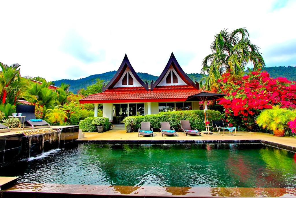 Koh Chang Beach Front 5 Bedroom Villa photo