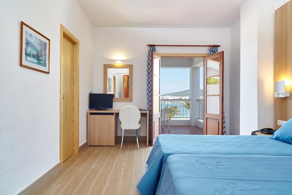 Hotel Ses Savines — Hotel rooms in San Antonio, Balearic Islands