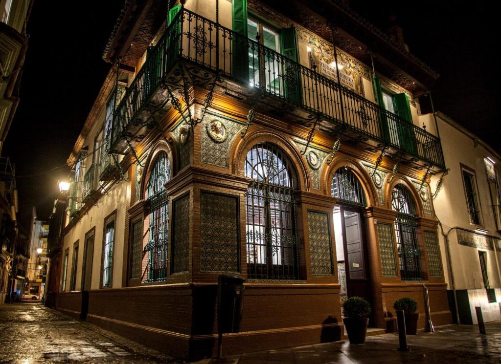 HOTEL TRIANA MONTALVAN - 1