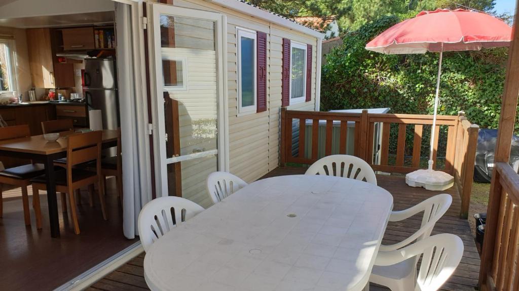 Mobil-home Confort camping le bois Masson - 1