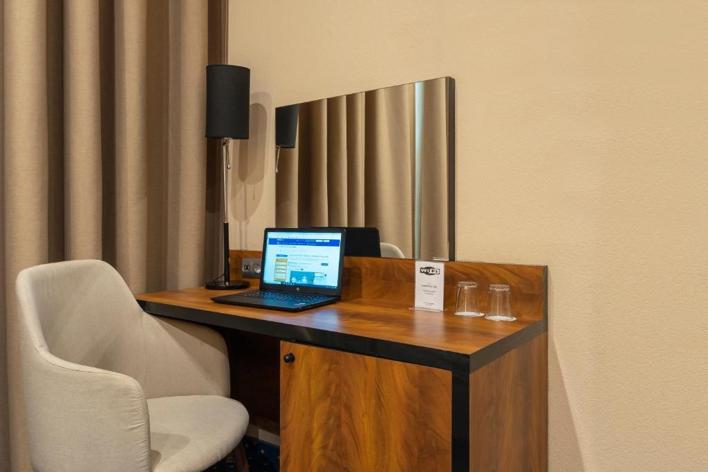 Royal Hotel photo