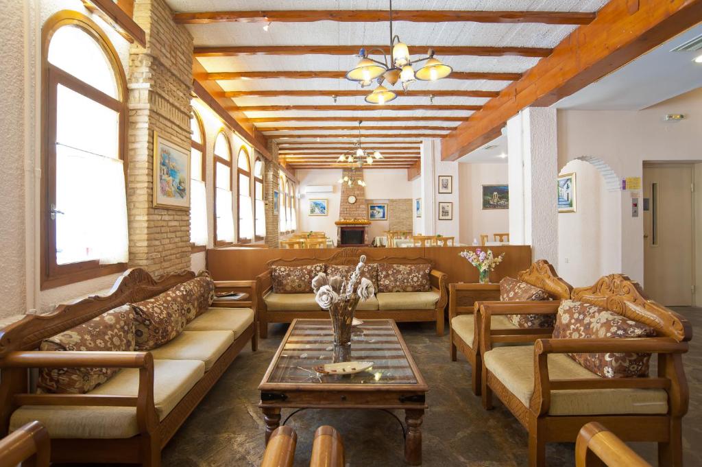 Acropole Delphi City Hotel