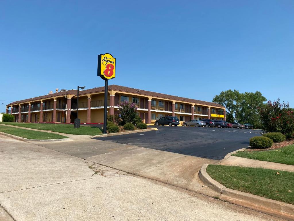 Super 8 By Wyndham Midwest City Ok Photo 19