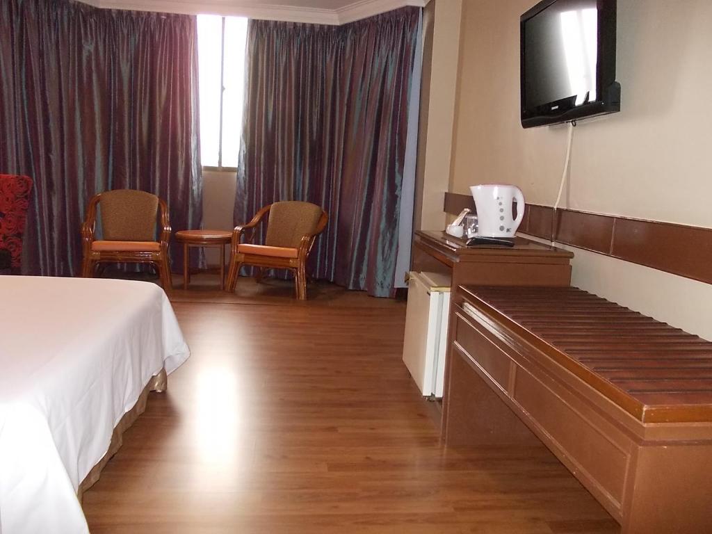 Hotel Grand Crystal photo