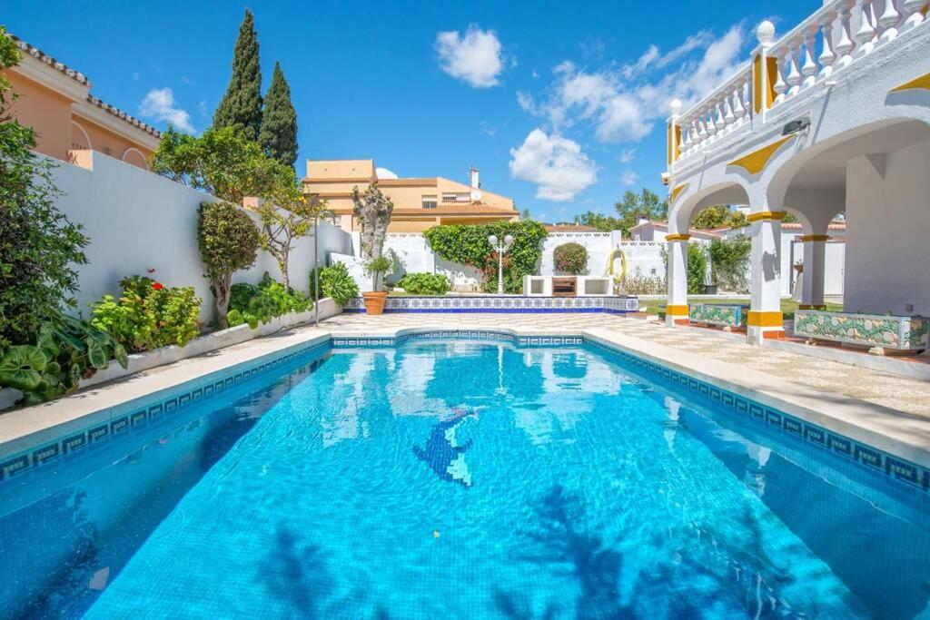 Villa Marina Benalmadena - 5 min walk to the beach, heated pool, spa, 5 bedrooms - 2