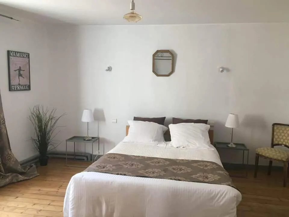 Les Oiseaux de Passage, hotel in Saint-Gaultier