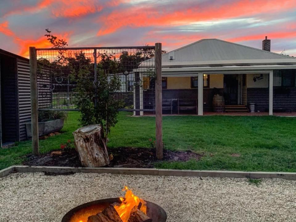 Chesterfarm and Stables — Hotel in King River