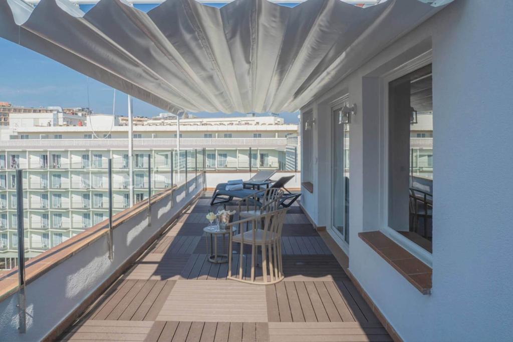 Hotel Acapulco — Hotel rooms in Lloret de Mar, Catalonia