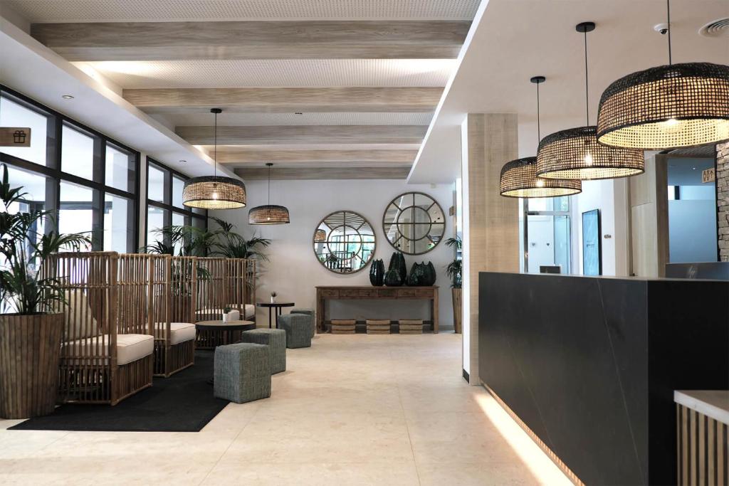 ホテル アカプルコ       (Hotel  Acapulco) フロント・ロビー