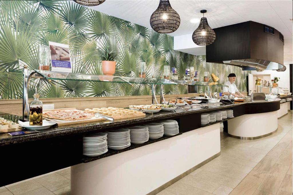 Hotel Acapulco — Restaurant & bars in Lloret de Mar, Catalonia