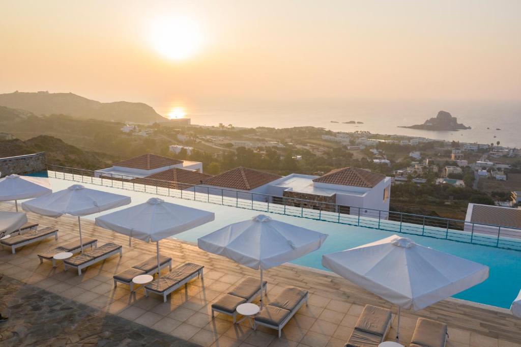 スイミングプール