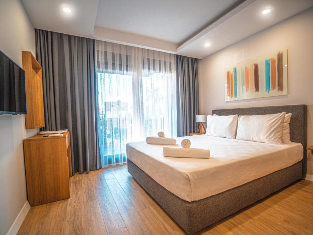 Veranda Beach Suites photo