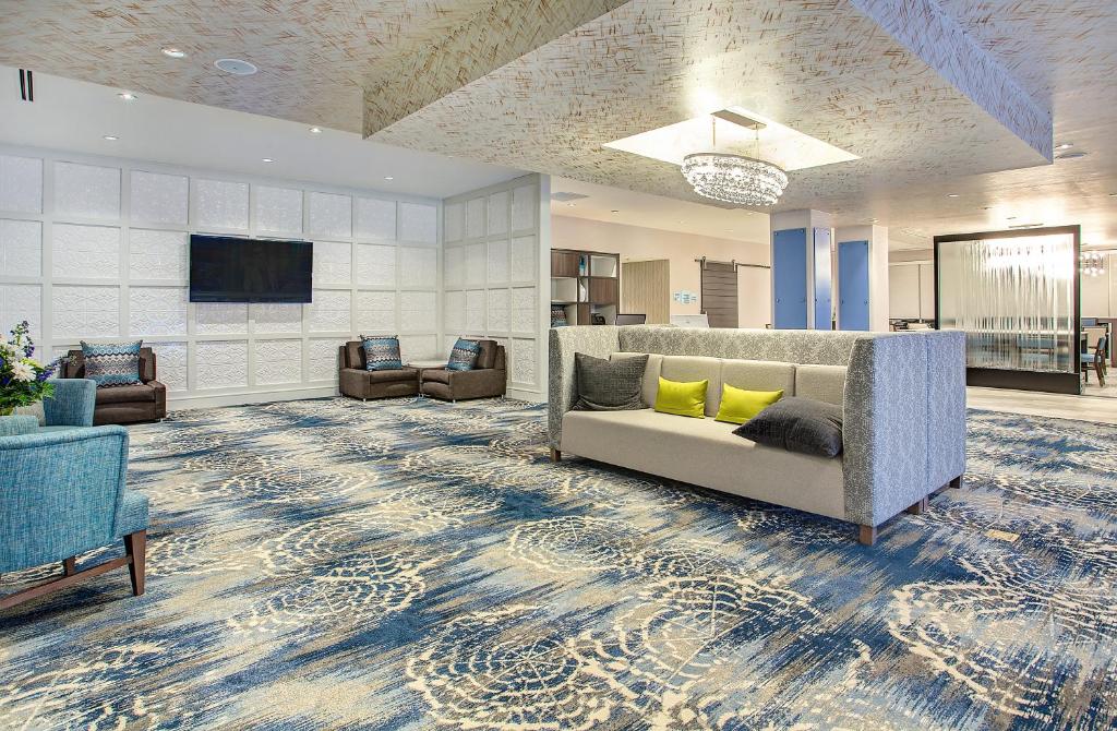 Holiday Inn Express & Suites Covington photo