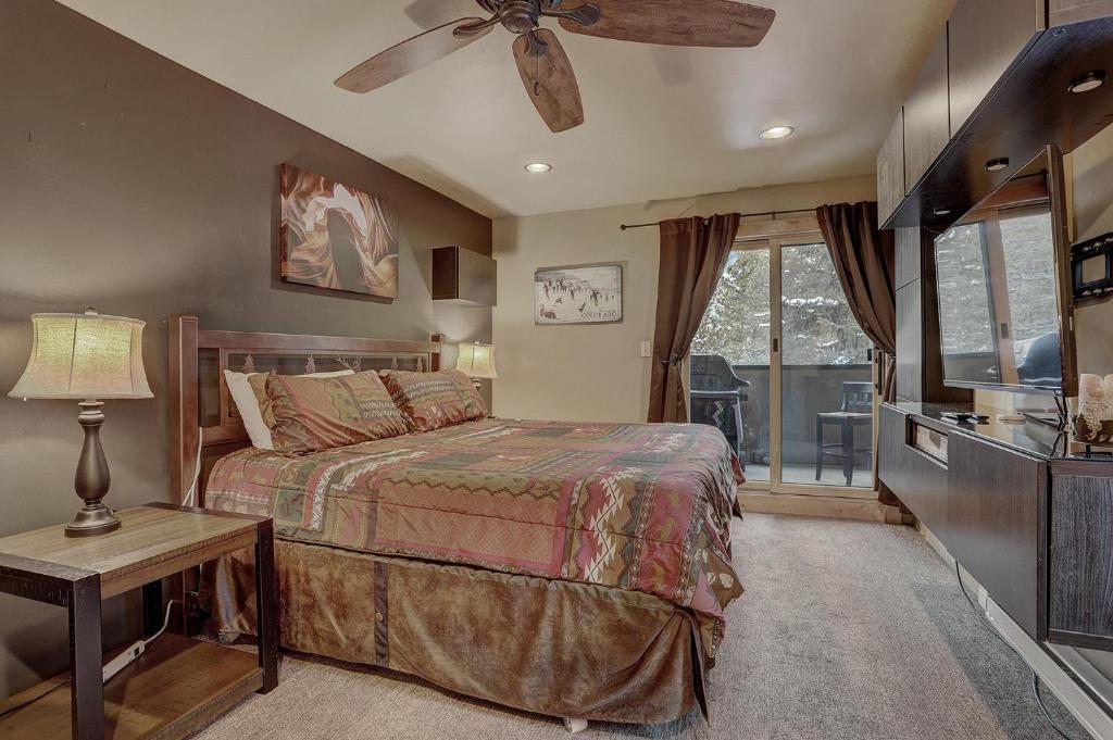 CM412 Hotel Room Condo