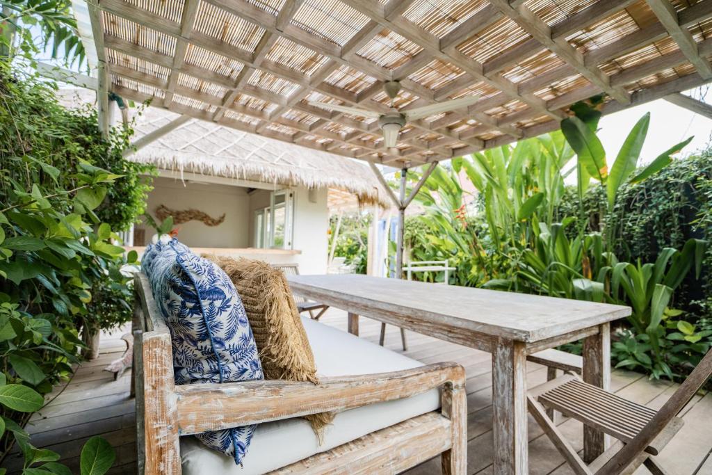 Villa Sari at Sandy Bay photo