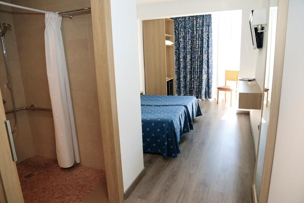 Hotel Acapulco — Hotel rooms in Lloret de Mar, Catalonia