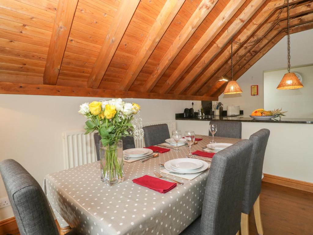 Flora's Barn, Crowcombe photo 7