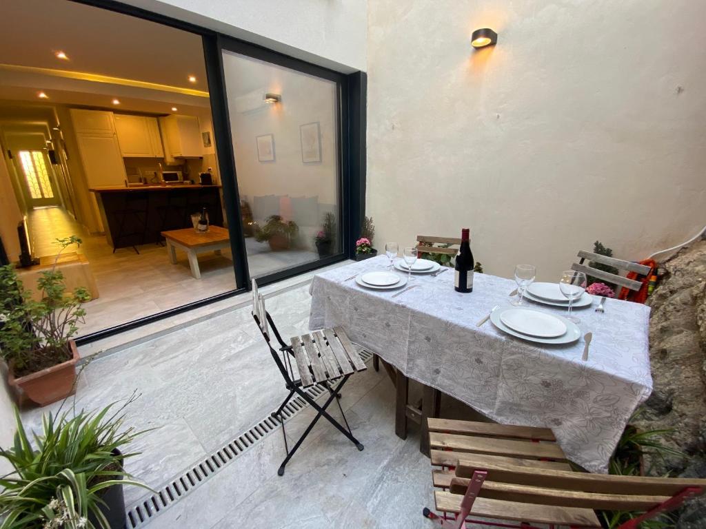 Renovated apartment 5 minutes walk to the beach