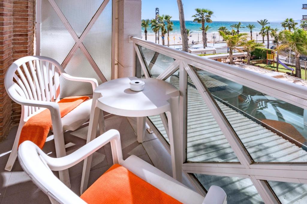 4R Casablanca Playa — Hotel rooms in Salou, Catalonia