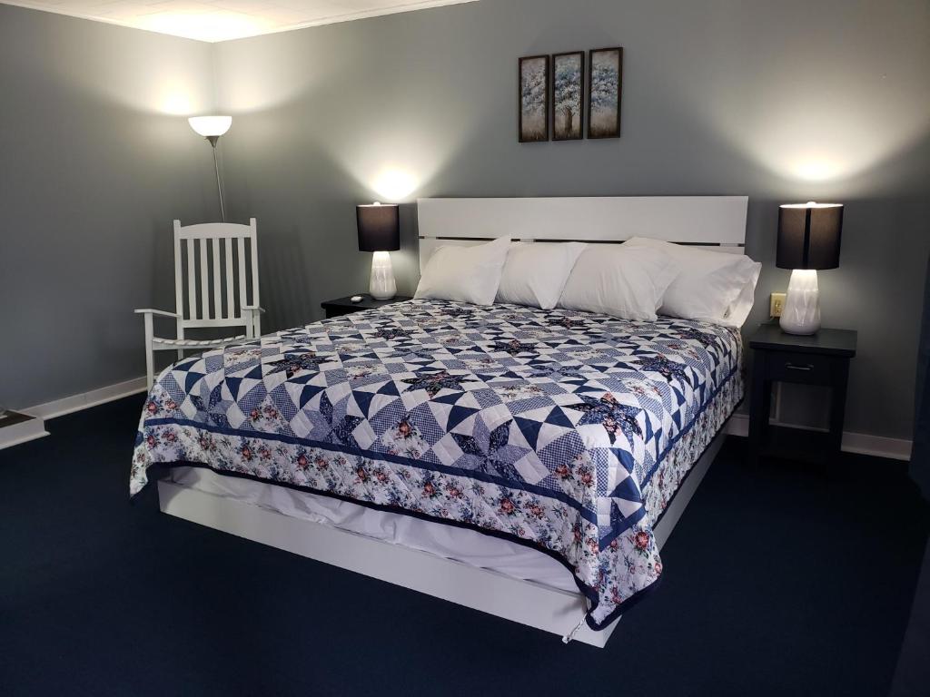 Blue Ridge Motel photo