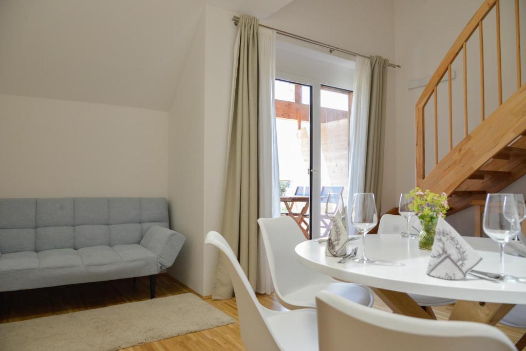 Alpine Chalet Pia Top 5 by AA Holiday Homes - 2