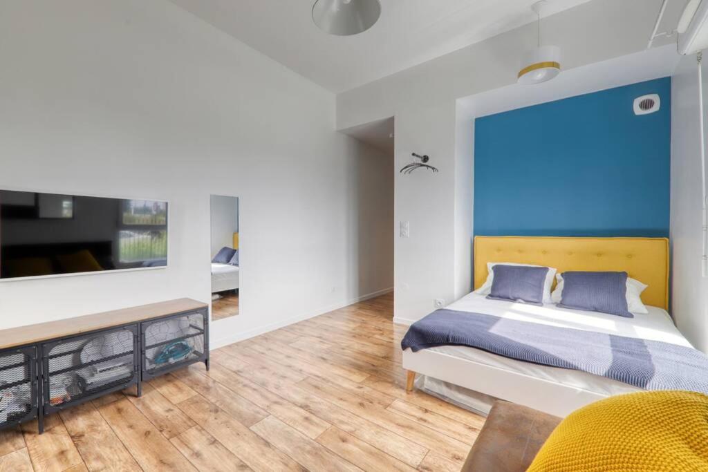 Studio Art - Shopping center and train station 500m - Disneyland Paris 5min - 3